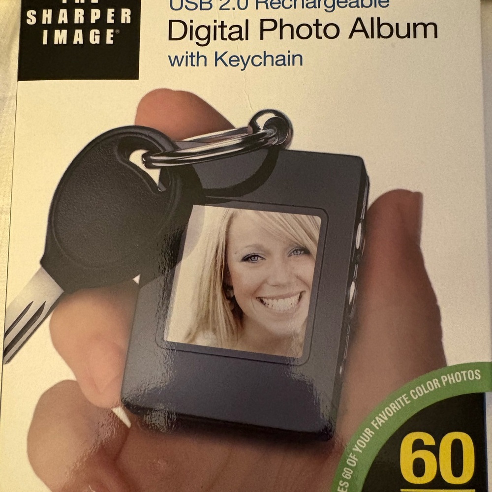 Sharper Image USB 2.0 Digital Photo Album Keychain